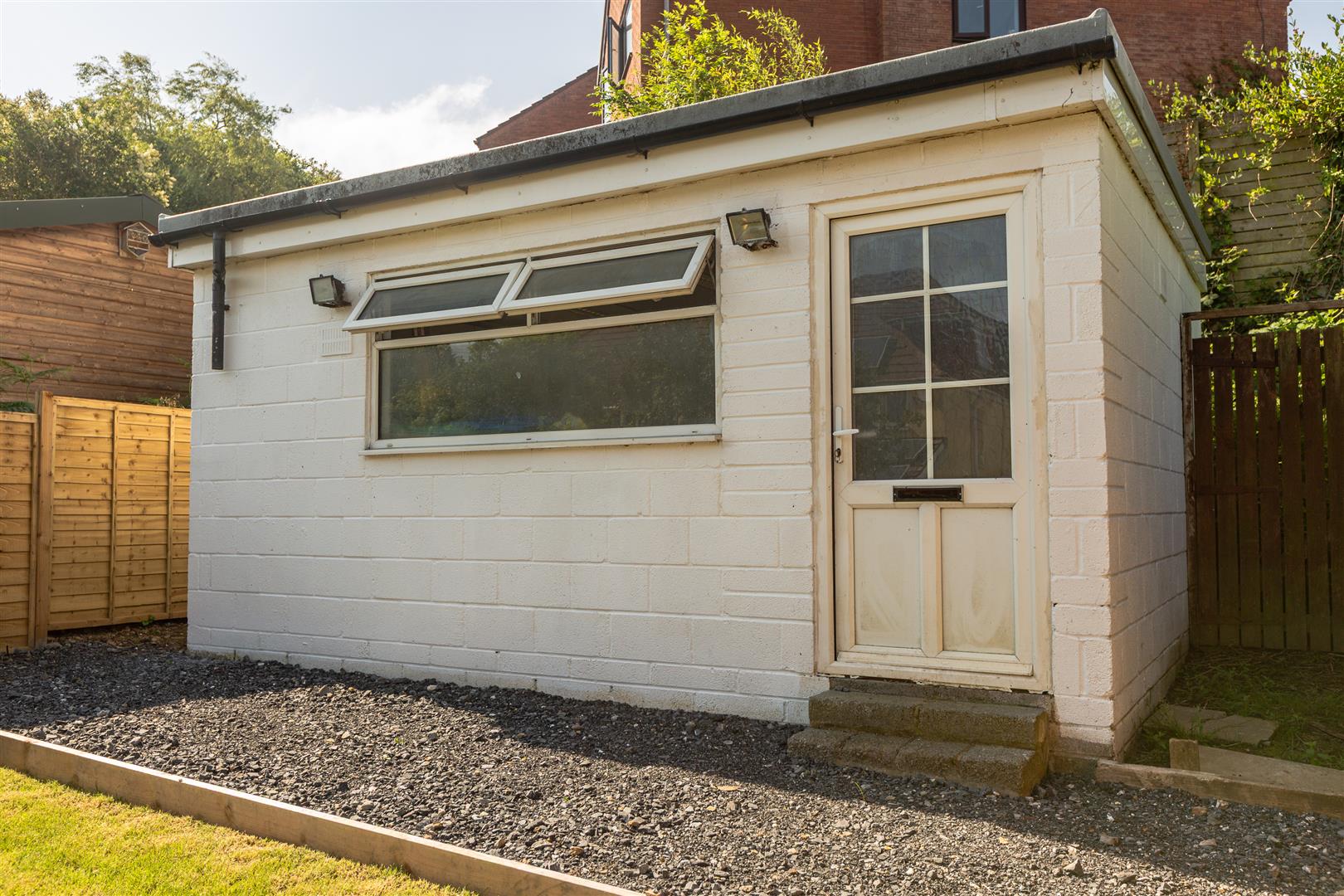 Cwmbach Road, Fforestfach, Swansea, SA5 5BN